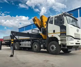 Манипулятор-самопогрузчик FAW CA3310 с КМУ XCMG SQZ330-6 2026 года новый