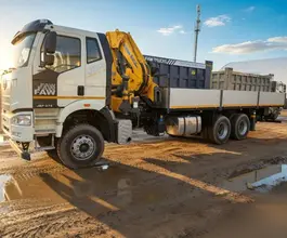Манипулятор-самопогрузчик FAW J6P с КМУ XCMG SQZ330-6 2026 года новый