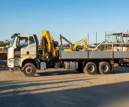 Манипулятор-самопогрузчик FAW J6P с КМУ XCMG SQZ330-6 2026 года новый фото 4