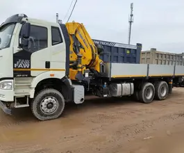 Манипулятор-самопогрузчик FAW J6P с КМУ XCMG SQZ330-6 2026 года новый фото 5