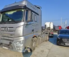 Седельный тягач Седельный тягач FAW J7 2023 года б/у