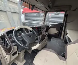 Седельный тягач Седельный тягач FAW J6 2023 года б/у фото 5