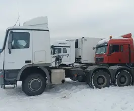 Седельный тягач Седельный тягач Mercedes-Benz Actros 2018 года б/у фото 4