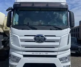 Седельный тягач Седельный тягач FAW J7 2023 года б/у фото 2