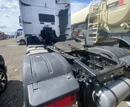 Седельный тягач Седельный тягач FAW J7 2023 года б/у фото 5