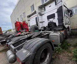 Седельный тягач Седельный тягач FAW J7 2023 года б/у фото 4