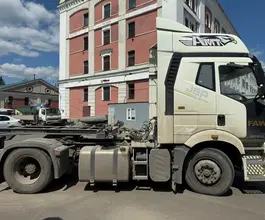 Седельный тягач Седельный тягач FAW J7 2023 года б/у фото 4