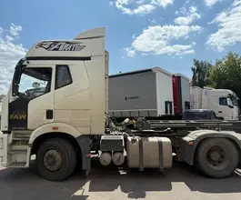 Седельный тягач Седельный тягач FAW J7 2023 года б/у фото 5