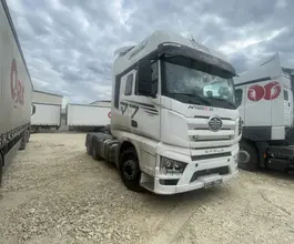 Седельный тягач Седельный тягач FAW J7 2023 года б/у фото 4