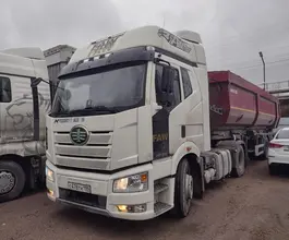 Седельный тягач Седельный тягач FAW JH6 2023 года б/у фото 4