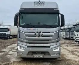 Седельный тягач Седельный тягач FAW J7 2023 года б/у фото 2