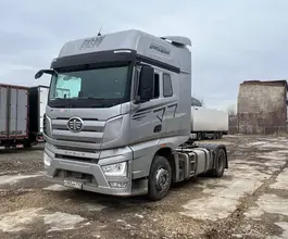 Седельный тягач Седельный тягач FAW J7 2023 года б/у фото 3