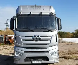Седельный тягач Седельный тягач FAW J7 2023 года б/у фото 2