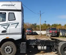 Седельный тягач Седельный тягач FAW J7 2023 года б/у фото 4