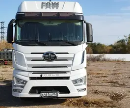Седельный тягач Седельный тягач FAW J7 2023 года б/у фото 2