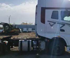 Седельный тягач Седельный тягач FAW J7 2023 года б/у фото 4