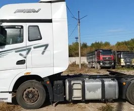 Седельный тягач Седельный тягач FAW J7 2023 года б/у фото 5