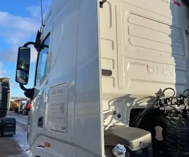 Седельный тягач Седельный тягач Dongfeng DF6 2023 года б/у фото 3