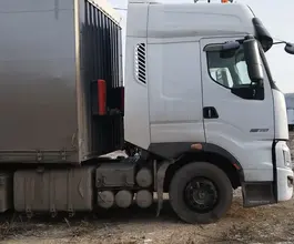 Седельный тягач Седельный тягач Chenglong LZ4181H7AB 2023 года б/у фото 5