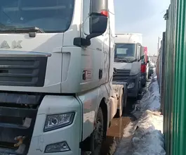 Седельный тягач Седельный тягач SITRAK c7h 2023 года б/у фото 3
