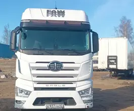 Седельный тягач Седельный тягач FAW J7 2023 года б/у фото 2