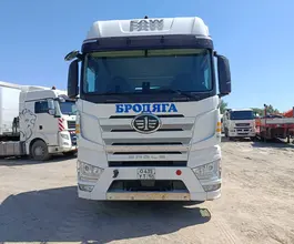 Седельный тягач Седельный тягач FAW J7 2023 года б/у фото 3