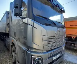 Седельный тягач Седельный тягач FAW JH6 2023 года б/у