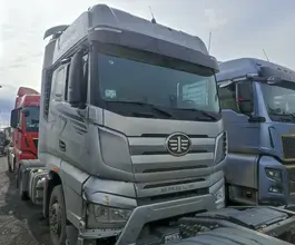 Седельный тягач Седельный тягач FAW J7 2023 года б/у