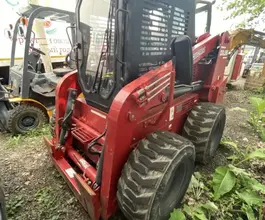 Фронтальный погрузчик QUADTRAC SSL95 2023 года б/у