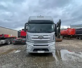 Седельный тягач Седельный тягач FAW J7 2023 года б/у фото 2