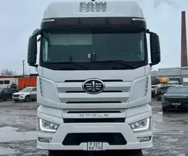 Седельный тягач Седельный тягач FAW J7 2023 года б/у фото 2