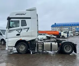 Седельный тягач Седельный тягач FAW J7 2023 года б/у фото 4