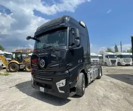 Седельный тягач Седельный тягач Shacman SX4188YY381 2023 года б/у