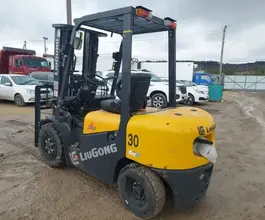 Вилочный погрузчик LiuGong CPCD30 2021 года б/у