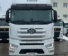 Седельный тягач Седельный тягач FAW J7 2023 года б/у фото 2