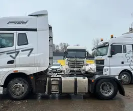 Седельный тягач Седельный тягач FAW J7 2023 года б/у