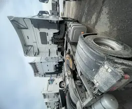 Седельный тягач Седельный тягач FAW J7 2023 года б/у фото 5