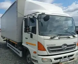 Тентованный грузовик Тентованный грузовик  HINO 2022 года б/у