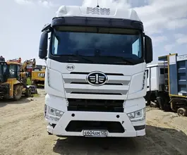 Седельный тягач Седельный тягач FAW J7 2023 года б/у фото 3