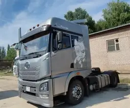 Седельный тягач FAW JH6 2023 года б/у