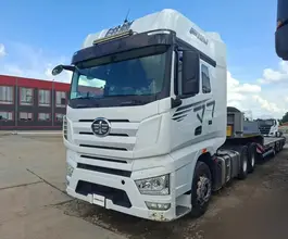 Седельный тягач Седельный тягач FAW J7 2023 года б/у фото 3