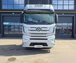 Седельный тягач Седельный тягач FAW J7 2023 года б/у фото 2