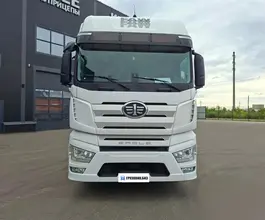 Седельный тягач Седельный тягач FAW J7 2023 года б/у фото 2