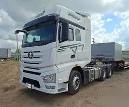 Седельный тягач Седельный тягач FAW J7 2023 года б/у фото 3