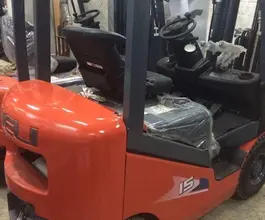 Автопогрузчик Heli CPCD15 с двиг. ISUZU, грузоподъемность 1500 кг, H — 4,8 метра  новый фото 2