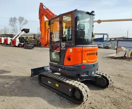 Мини-экскаватор гусеничный LONKING CDM6035 2025 года новый фото 3