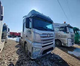 Седельный тягач FAW J7 2023 года б/у