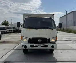 Фургон Hyundai 2012 года б/у