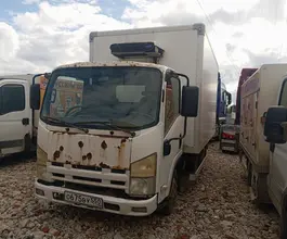 Фургон  Isuzu 2017 года б/у