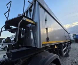 Самосвальный полуприцеп Bodex KIS 4WA1 2023 года б/у